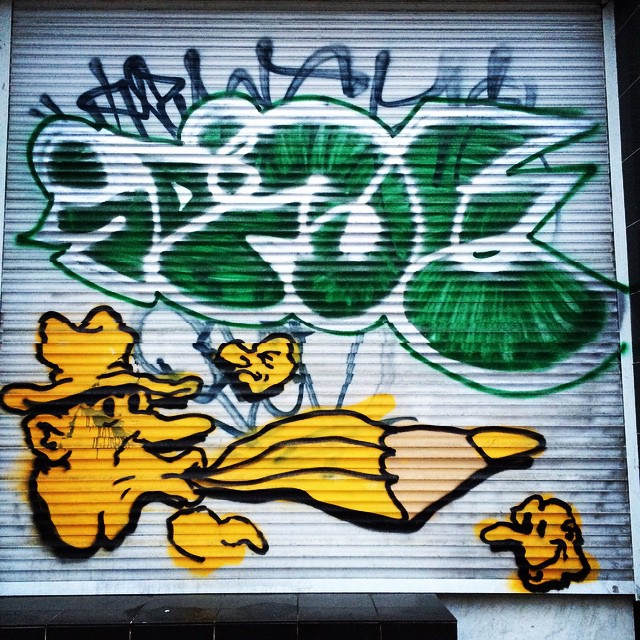 Blowin' led or pencil spaghet? #streetart #brussels