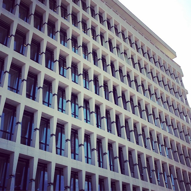 Heliotic blessing for a corporate colosseum. #brussels #corporate #architecture