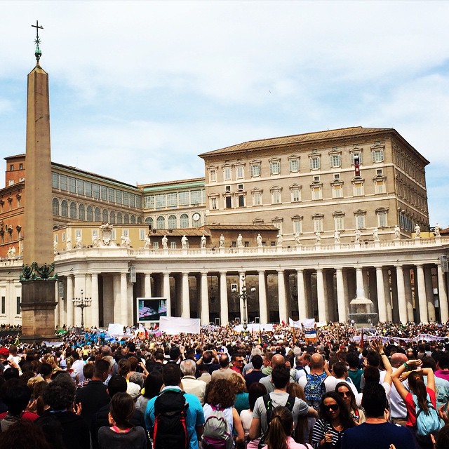 The Pope and the peeps. #italy #mass #vatican